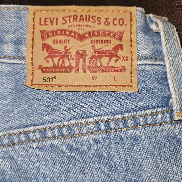 Levi 501 Button Fly Denim Shorts - Picture 2 of 5